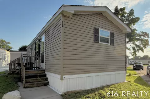 72 N Green Meadow St SE, Grand Rapids, MI 49548