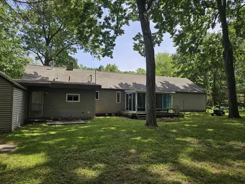 533 Seminole Rd, Muskegon, MI 49444