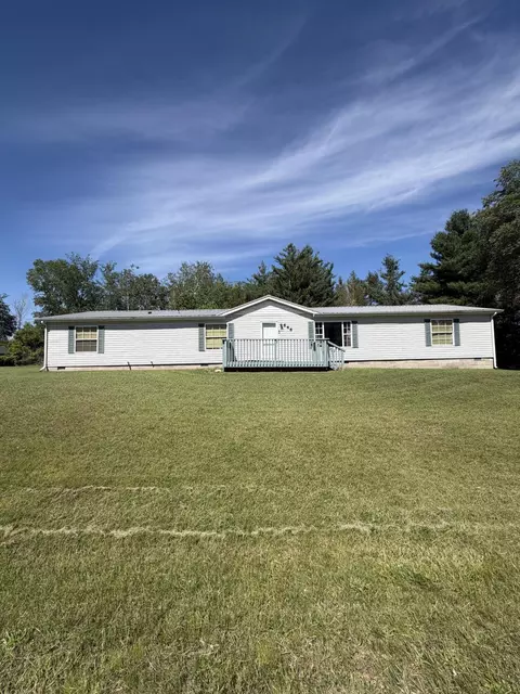 646 George St, Clare, MI 48617