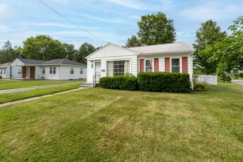 2009 Cambridge Dr, Kalamazoo, MI 49001