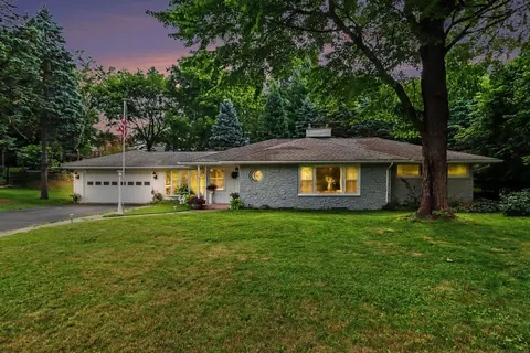 4309 Sunnybrook Dr, Kalamazoo, MI 49008