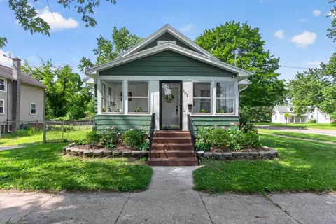 Exterior - 302 Hill St, Jackson, MI 49202 photo 2 of 14