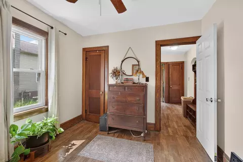 Entry Way - 302 Hill St, Jackson, MI 49202 photo 4 of 5
