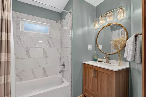Bath - 302 Hill St, Jackson, MI 49202 photo 1 of 3