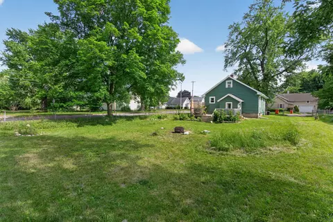 Exterior - 302 Hill St, Jackson, MI 49202 photo 11 of 14