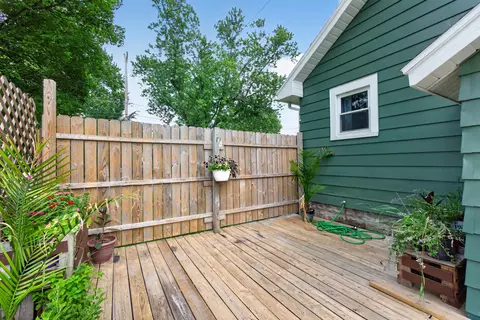 Exterior - 302 Hill St, Jackson, MI 49202 photo 7 of 14