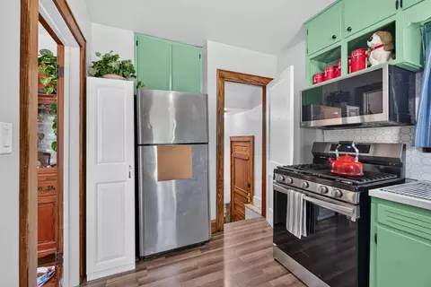 Kitchen - 302 Hill St, Jackson, MI 49202 photo 3 of 3