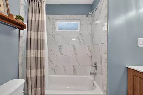 Bath - 302 Hill St, Jackson, MI 49202 photo 2 of 3