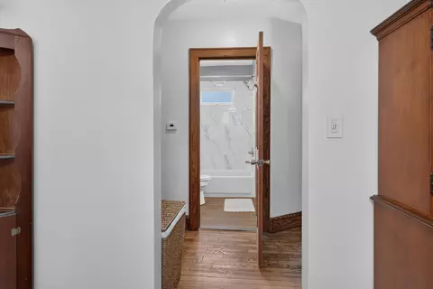 Entry Way - 302 Hill St, Jackson, MI 49202 photo 2 of 5