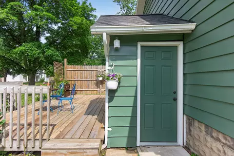 Exterior - 302 Hill St, Jackson, MI 49202 photo 5 of 14