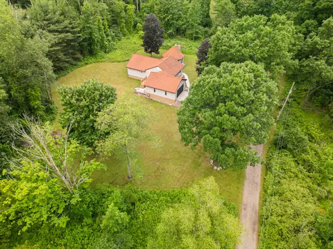 View/Area - 989 Mccabe Ave NE, Ada, MI 49301 photo 2 of 10