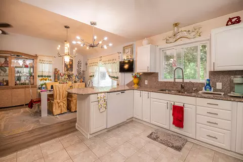 Kitchen - 989 Mccabe Ave NE, Ada, MI 49301 photo 1 of 2