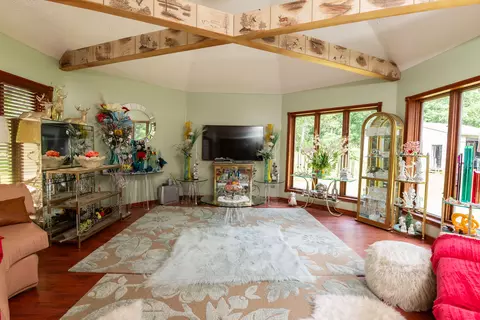 Living - 989 Mccabe Ave NE, Ada, MI 49301 photo 1 of 2