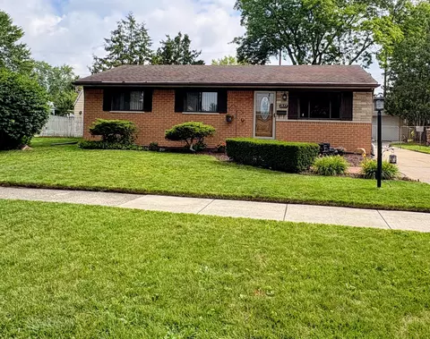 1577 S Dowling St, Westland, MI 48186