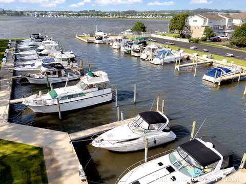 910 W Savidge St #39, Spring Lake, MI 49456