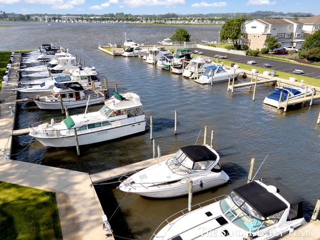910 W Savidge St #39, Spring Lake, MI 49456