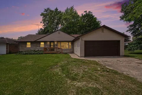 2176 Truman Dr, Benton Harbor, MI 49022