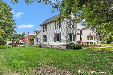 305 S Broadway St, Hastings, MI 49058