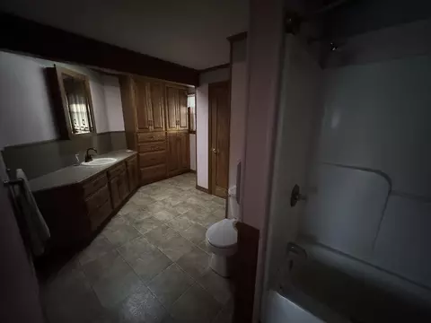 Bath - 1734 N Galbraith Rd, Mio, MI 48647 photo 1 of 4