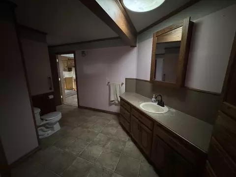 Bath - 1734 N Galbraith Rd, Mio, MI 48647 photo 3 of 4