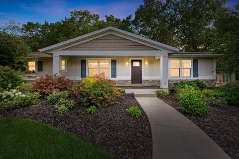 648 Francis St, Saugatuck, MI 49453