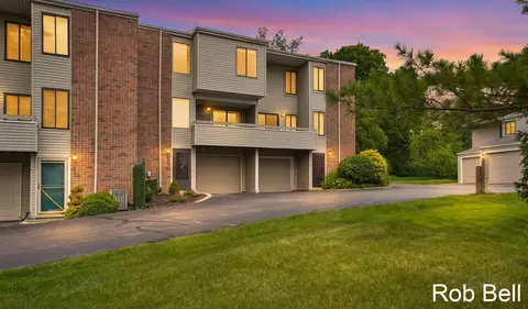 6223 Acropolis Dr SE #49, Grand Rapids, MI 49546