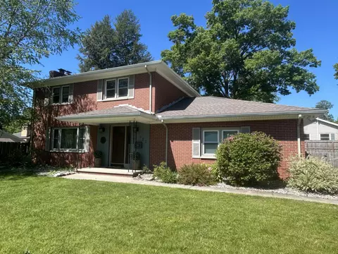 921 Par 4 Cir, Kalamazoo, MI 49008