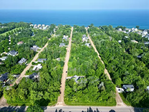 7219 Orchard Rd, South Haven, MI 49090