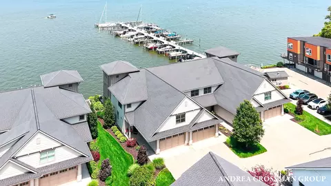 543 Macatawa Ave, Holland, MI 49423
