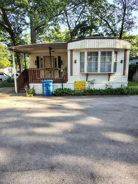 2701 Huizenga St #96, Norton Shores, MI 49444