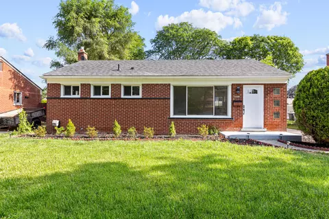 28852 Westfield St, Livonia, MI 48150