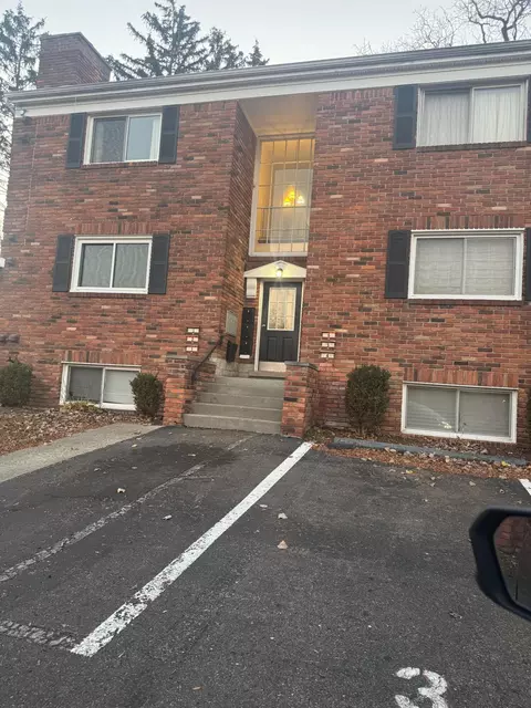 31831 Grand River Ave #3, Farmington, MI 48336