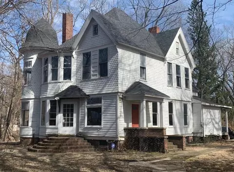 1297 Colfax Ave, Benton Harbor, MI 49022