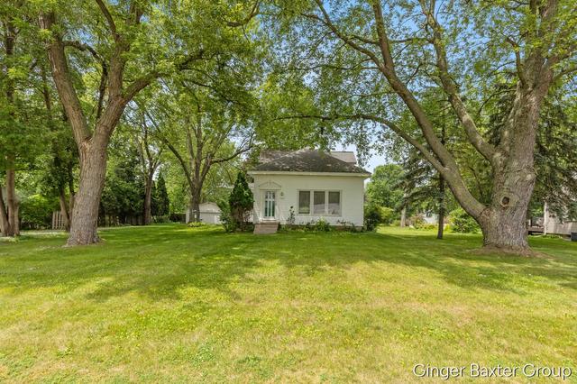 443 East St, Coopersville, MI 49404