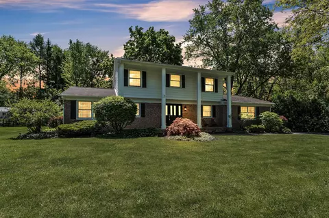 46855 Dunsany Rd, Northville, MI 48167