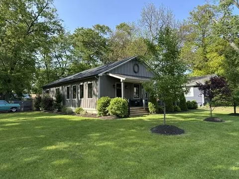 820 W Indiana St, New Buffalo, MI 49117