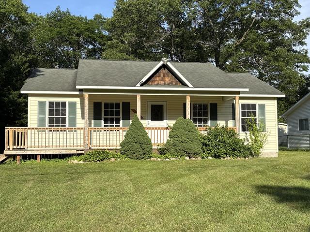 5520 Heather St, Oscoda, MI 48750