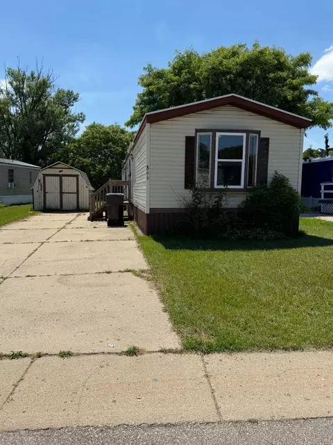 866 Riverbend Ln, Middleville, MI 49333