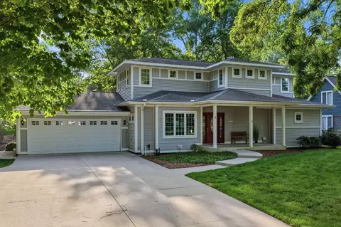 4 Columbine Dr, South Haven, MI 49090