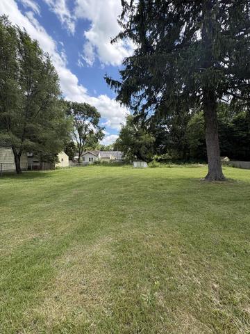 284 E Center St, Coloma, MI 49038