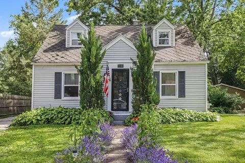 2140 Royce Ave, Kalamazoo, MI 49001
