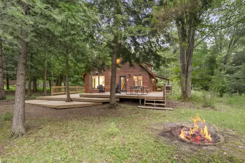 15620 Betsie River Dr, Thompsonville, MI 49683