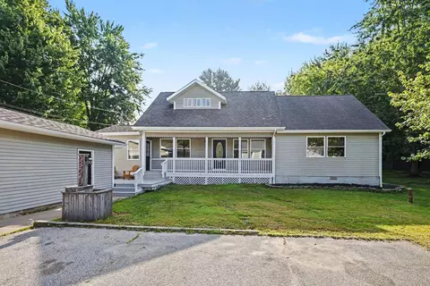 43479 Van Auken Dr, Bangor, MI 49013