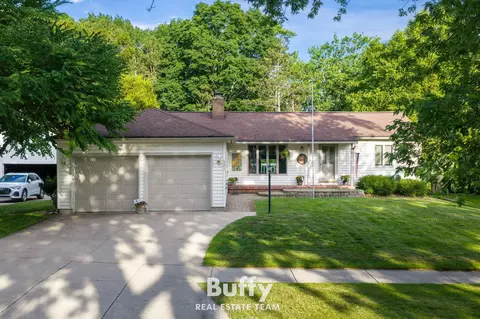 521 Leggat St, Grand Haven, MI 49417