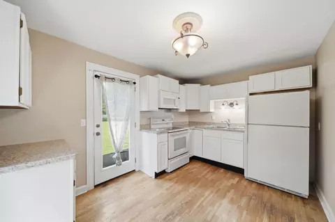 Kitchen - 122 W Monroe St, Jackson, MI 49202 photo 1 of 2