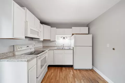 Kitchen - 122 W Monroe St, Jackson, MI 49202 photo 2 of 2