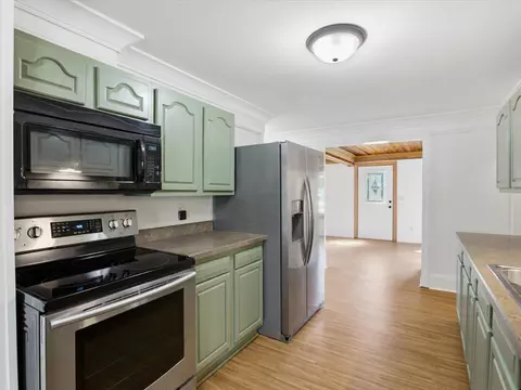 Kitchen - 124 Roselawn St, Algonac, MI 48001 photo 2 of 2