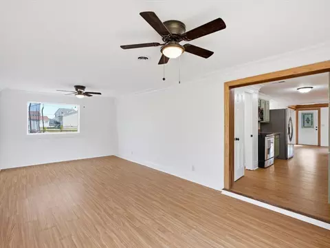 Living - 124 Roselawn St, Algonac, MI 48001 photo 3 of 4