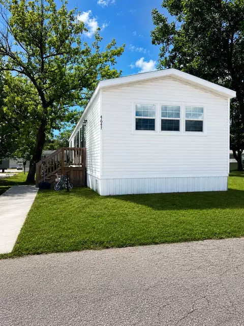 4647 Red Apple Ct NW #91, Walker, MI 49534