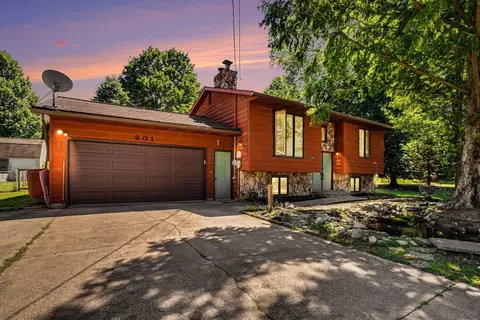 601 W North St, Paw Paw, MI 49079